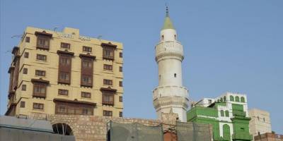 Suudi Arabistan'da cami hoparlörlerine yönelik kısıtlama kararına tepkiler sürüyor