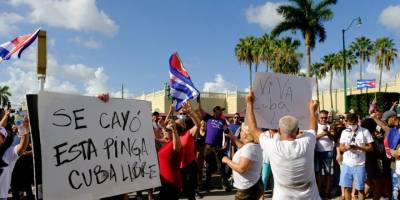 Solun Küba balonu kitlesel protesto gösterileriyle patlamanın eşiğinde!
