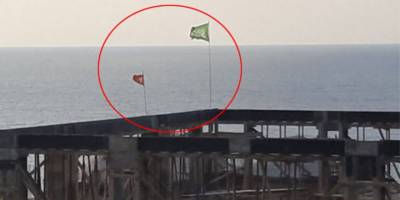 Tevhid bayrağını ‘hilafet bayrağı’ sanma cehaletinden vazgeçmiyorlar!