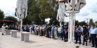 Keşmir direnişinin liderlerinden Seyyid Ali Şah Geylani için Fatih’te gıyabi cenaze namazı kılındı