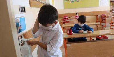 Kars'ta 30 sınıf karantinaya alındı