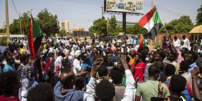Sudan'da sivil yönetim talebi içerikli gösteri