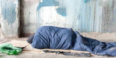 Vali Davut Gül'den çağrı: Gördüğünüz evsizleri 112'yi arayarak bildirin
