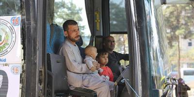 Afganistan'daki çatışmalar nedeniyle Kabil'deki parklara sığınan Afganlar evlerine dönüyor
