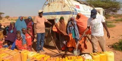 İHH, Somali'de 400 binden fazla kişiye su ve gıda yardımı ulaştırdı