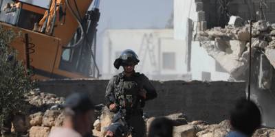 İşgal güçleri Kudüs'te Filistinlilere ait bir binayı yıktı