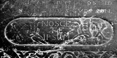 "Bir şarkı sözü bizi onların seviyesine düşürmemeli..."