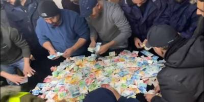 Kendileri de kampta barınan Filistinlilerden dondurucu soğuklarla boğuşan İdliblilere anlamlı destek