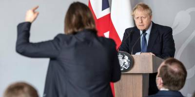 Ukraynalı gazeteci İngiltere başbakanı Johnson'a gözyaşlarıyla isyan etti