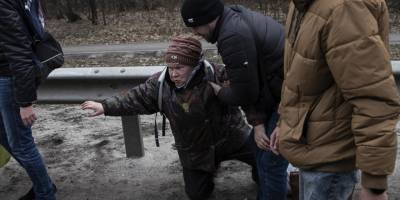 Irpin'de, Rus saldırısı altında tahliyeler sürüyor