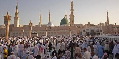 Birçok Müslüman beldede Ramazan Bayramı pazartesi günü kutlanacak
