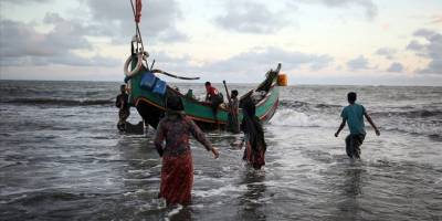 Bangladeş'te bayramda sahile giden yüzlerce Arakanlı mülteci gözaltına alındı