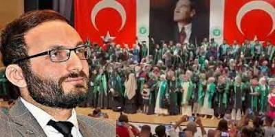 ADD, KOÜ İlahiyat’ta 10. Yıl marşı çalınmasına tepki gösteren öğretmene dava açtı!