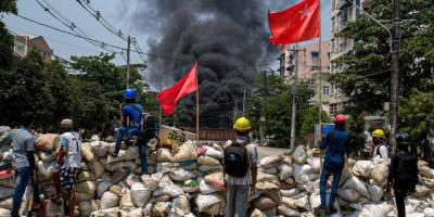 Myanmar'da cunta yönetimi ile isyancılar ateşkes imzaladı