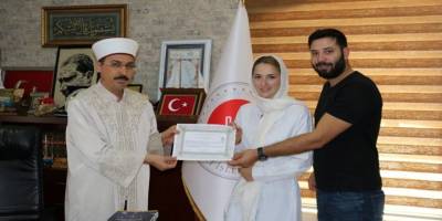 Ukraynalı "Alina" Türkiye'de Müslüman oldu