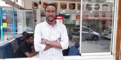 Irkçılar hedefine ulaştı: Polis, Saab Cafe’nin sahibi Muhammed İsa Abdullah’ı Somali’ye geri gönderiyor