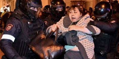 Rusya'da savaş karşıtı gösterilerde 1300 kişi gözaltına alındı