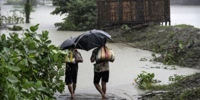 Hindistan'da son 24 saatte şiddetli yağışlar ve yıldırım düşmesi nedeniyle 36 kişi öldü