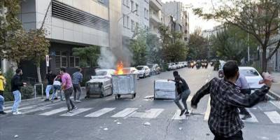 Tahran sokaklarında gösteriler yeniden alevlendi