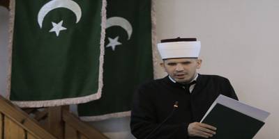 Görme engelli Boşnak imam Delic, "engelsiz" yaşamıyla örnek oluyor