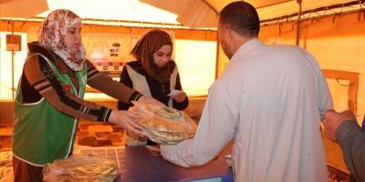 Suriye’deki kamplara her gün 54 bin ekmek dağıtılıyor