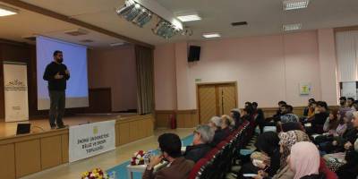 Adem Özköse, üniversiteli öğrencilerle bir araya geldi