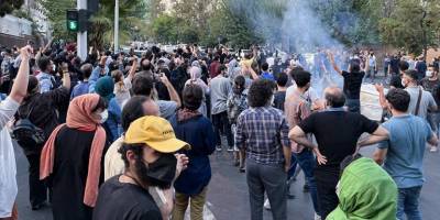 İran'da ölen gösterici sayısı 469'a yükseldi