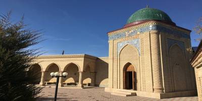 İmamların güneşi: es-Serahsî