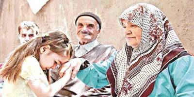 Birlikte yaşayıp iyi geçinmek için ön şart: Âdâb-ı muâşeret