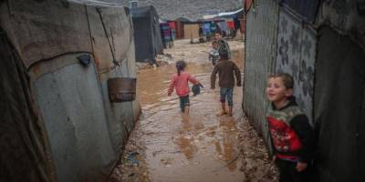 İdlib'de şiddetli yağış: Bazı kampları su bastı