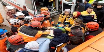 Gaziantep’te enkazdan çıkarılan kadının ilk sözleri: “Allahu Ekber”