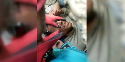 Kur'an okuyup enkaza direndi