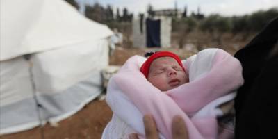 Suriye'de enkazda doğup öksüz kalan "mucize bebek", halasının evinde büyüyecek