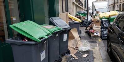 Grev nedeniyle Paris'te çöp yığınları oluştu