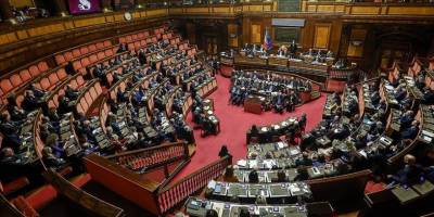 İtalya'da iktidar partisinden yabancı kelime kullanılmasını cezalandıran yasa teklifi