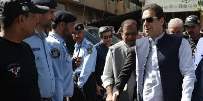 Eski Pakistan Başbakanı Han, duruşmaya çıkarıldı