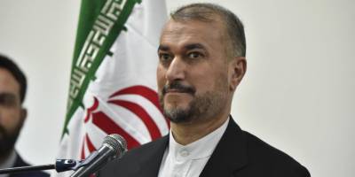 İran Dışişleri Bakanı Suudi Arabistan'a gitti