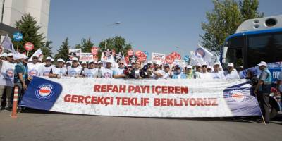 Memur-Sen, hükümetin zam teklifini 81 ilde protesto etti