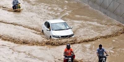 Pakistan'ın kuzeyinde sel tehlikesi nedeniyle 100 binden fazla kişi tahliye edildi