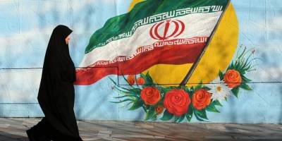 İran'da zorunlu başörtüsü ihlallerine karşı yaptırım yasası Meclisten geçti