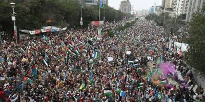 Pakistan'daki Filistin'e destek yürüyüşüne binlerce kişi katıldı