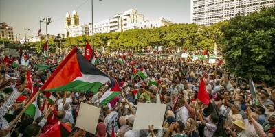 Tunus'ta binlerce kişi Filistin ile dayanışma gösterisi düzenledi