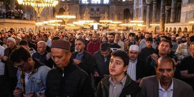 Siyonistlerin katlettiği Filistinliler için tüm camilerde gıyabi cenaze namazı kılındı