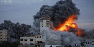 Gazze’yi açlıkla sindirmek isteyen Siyonist vahşiler yine bir fırın bombaladı