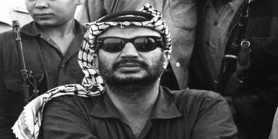 Filistin için bütün yolları denemek: Yaser Arafat