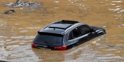 Beyrut'ta sağanak yağış taşkınlara yol açtı