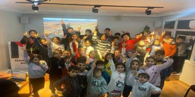Adana Özgür-Der Çocuk Kulübü: Gazze ile beraberiz