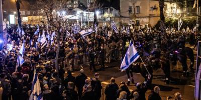 İsrail'de Netanyahu hükümetinin istifası ve erken seçim talebiyle protestolar yapıldı