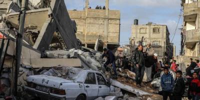İşgal ordusu Refah'ta bir ailenin evini bombaladı, 6'sı çocuk 14 kişi öldü