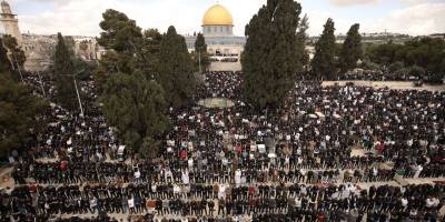 80 bin Filistinli ramazan ayının ilk cuma namazını Mescid-i Aksa'da eda etti